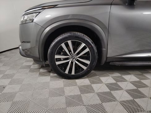 Used 2023 Nissan Pathfinder Platinum image 30