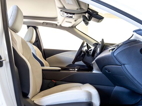 Used 2026 Lexus RX 450h AWD w/ Convenience Package image 27