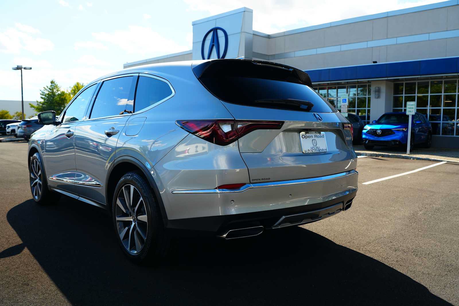 Certified 2026 Acura MDX w/ Technology Package AWD/4WD image 5