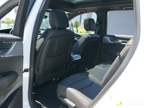 Used 2024 Cadillac XT6 Sport w/ Technology Package AWD/4WD image 35