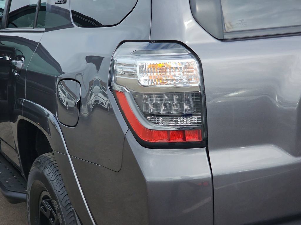 Used 2023 Toyota 4Runner TRD Off-Road Premium w/ Off Road Premium Plus Package AWD/4WD image 40