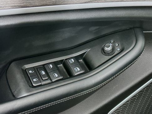 Used 2021 Jeep Grand Cherokee L Limited image 15