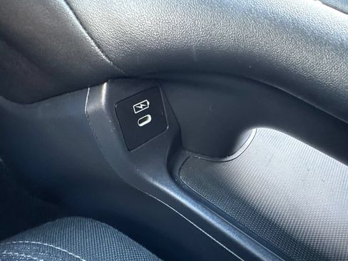 Certified 2024 Honda HR-V LX image 29