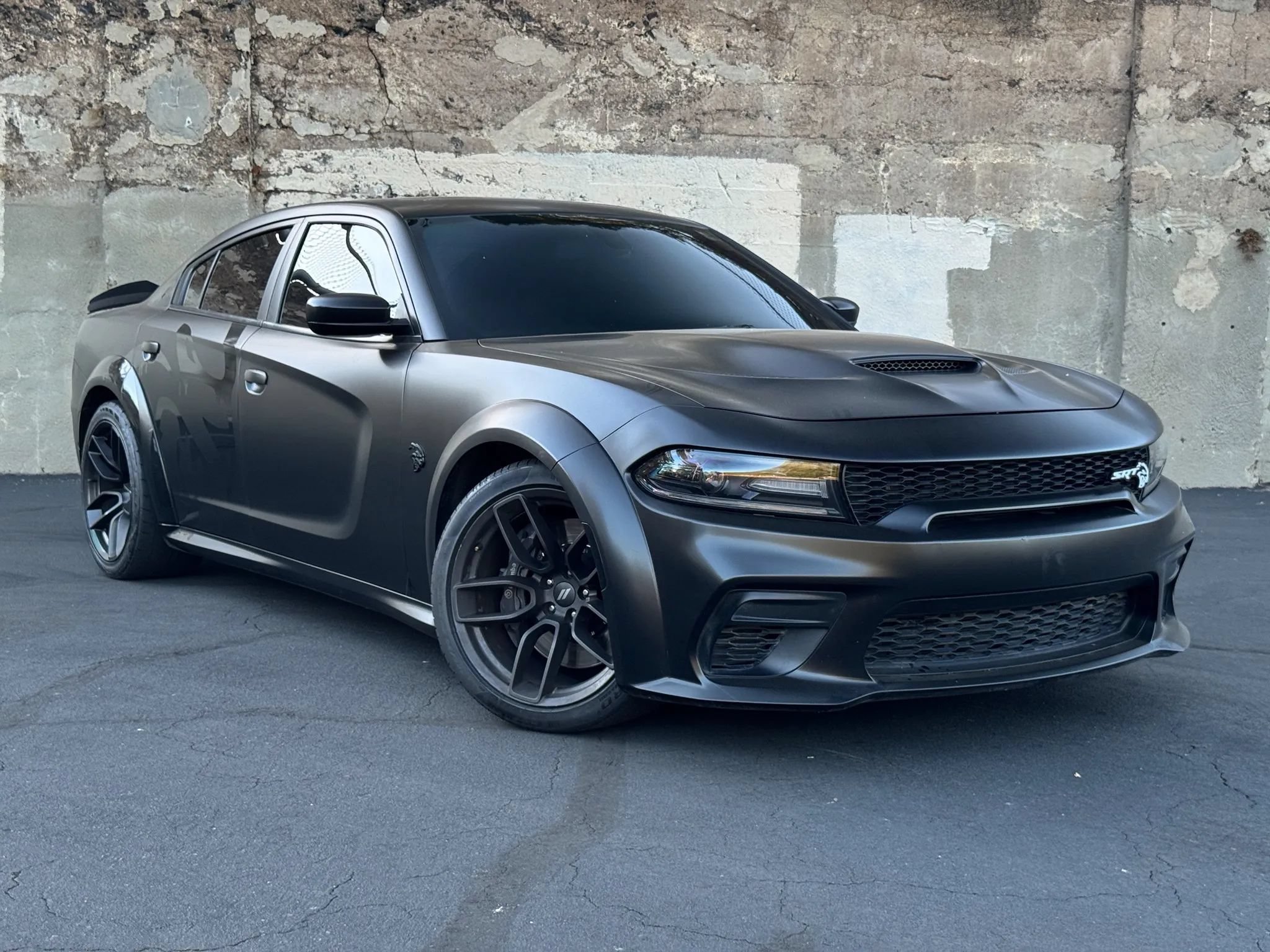 Used 2020 Dodge Charger SRT Hellcat w/ Navigation & Travel Group RWD image 3
