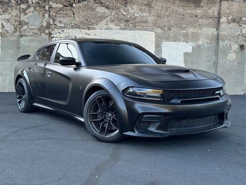Used 2020 Dodge Charger SRT Hellcat w/ Navigation & Travel Group RWD image 3
