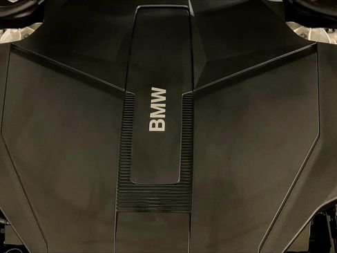 Used 2025 BMW i7 eDrive50 image 18