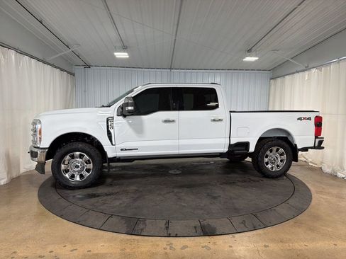 Used 2023 Ford F250 Lariat w/ Lariat Ultimate Package image 2