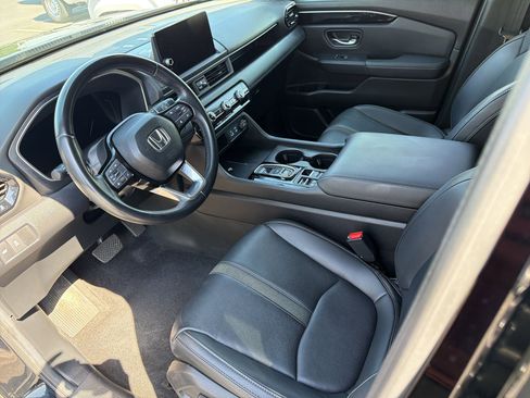 Used 2025 Honda Pilot EX-L image 4