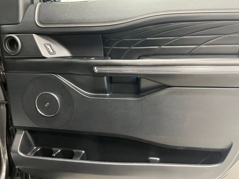 Used 2018 Ford Expedition Max Platinum AWD/4WD image 57