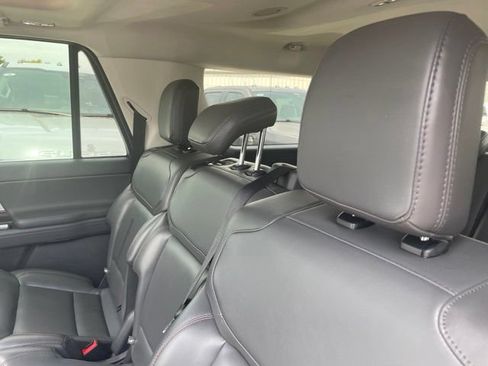 Used 2025 Ford Expedition Max Active AWD/4WD image 18