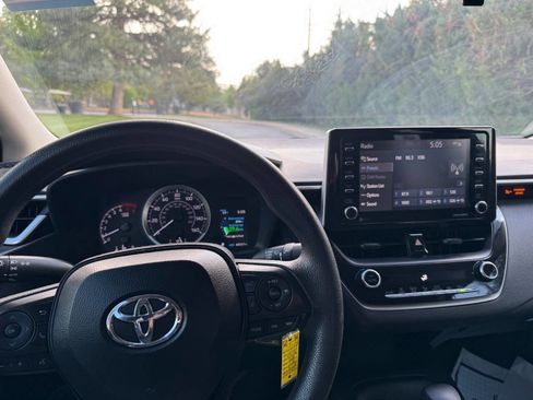 Used 2021 Toyota Corolla LE FWD image 10