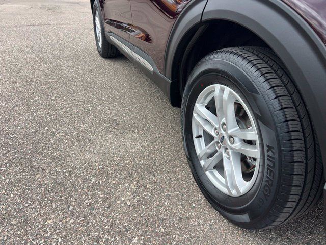 Used 2023 Ford Explorer XLT w/ Equipment Group 202A AWD/4WD image 26