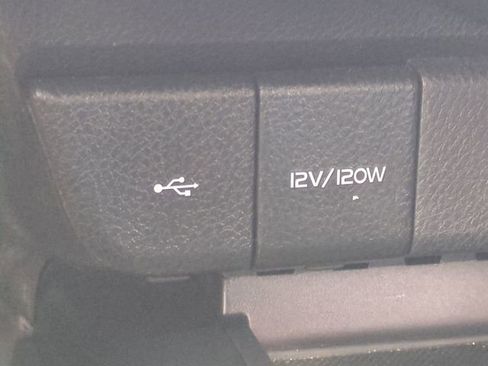 Used 2020 Toyota Camry SE image 24