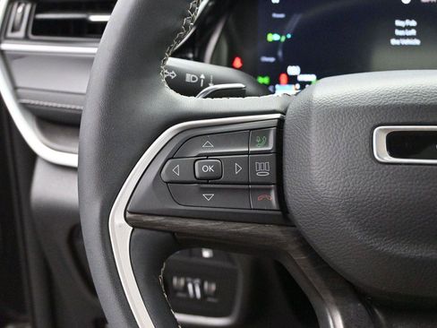 Used 2023 Jeep Grand Cherokee 4WD 4xe image 17