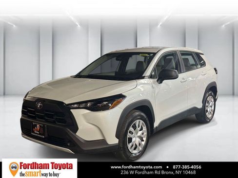 Used 2026 Toyota Corolla Cross L AWD/4WD image 4