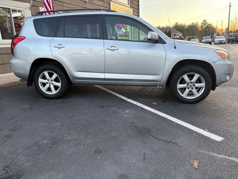 Used 2008 Toyota RAV4 Limited image 4