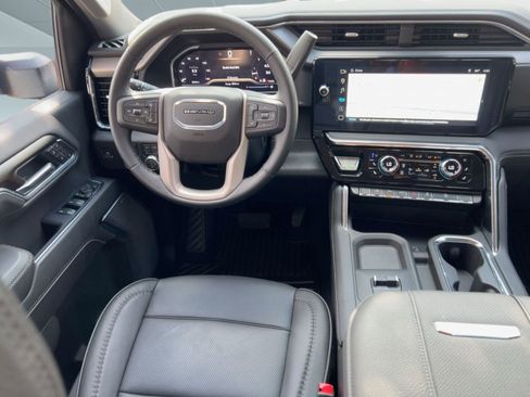 Certified 2025 GMC Sierra 2500 Denali image 28