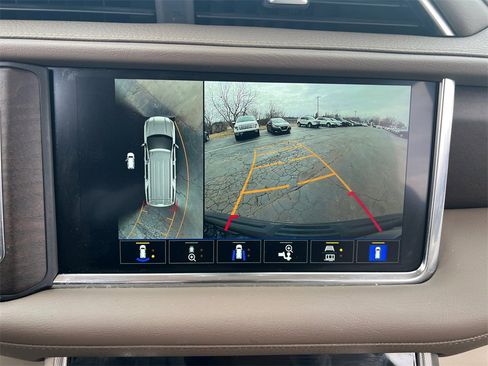 Used 2022 GMC Yukon Denali w/ Denali Premium Package image 22