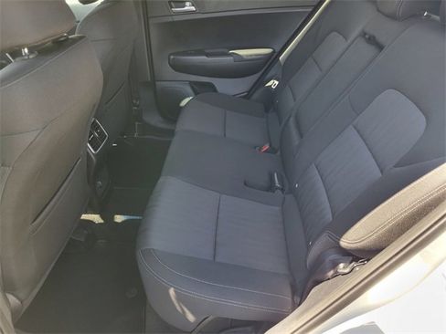 Used 2020 Kia Sportage LX image 11