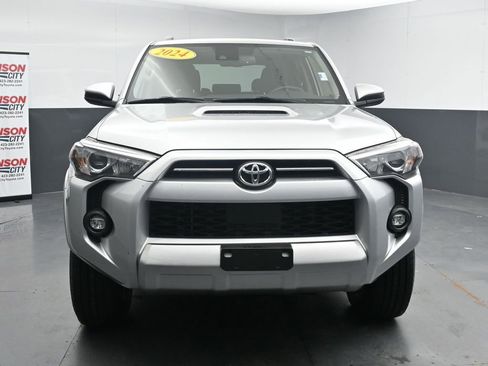 Used 2024 Toyota 4Runner TRD Off-Road AWD/4WD image 3