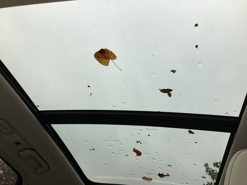 Certified 2023 Volvo XC60 B5 Ultimate w/ Climate Package image 28