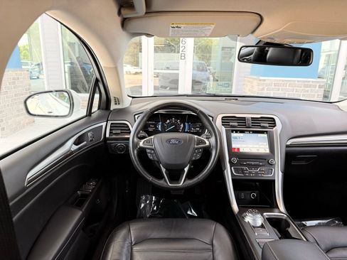 Used 2018 Ford Fusion SE w/ Equipment Group 602A FWD image 25