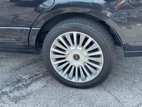 Used 2015 Lincoln Navigator 4WD image 7