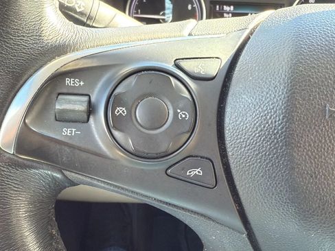 Used 2019 Buick Enclave Essence image 12