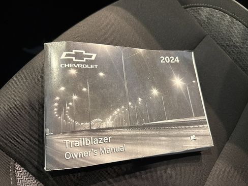 Used 2024 Chevrolet TrailBlazer LT w/ Convenience Package image 53