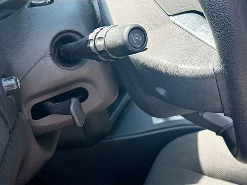 Used 2006 Pontiac Grand Prix FWD image 11