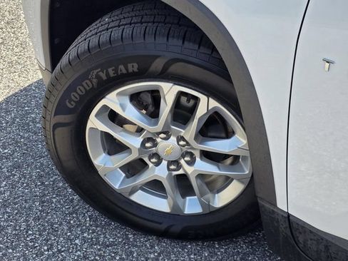Used 2020 Chevrolet Traverse LT AWD/4WD image 35