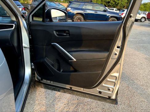 Used 2022 Toyota Corolla Cross LE image 21