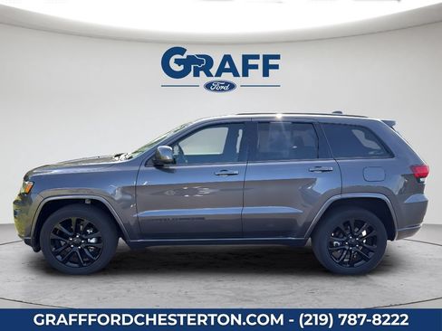 Used 2020 Jeep Grand Cherokee Altitude RWD image 12
