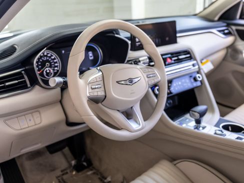 Used 2026 Genesis G70 2.5T Prestige RWD image 18