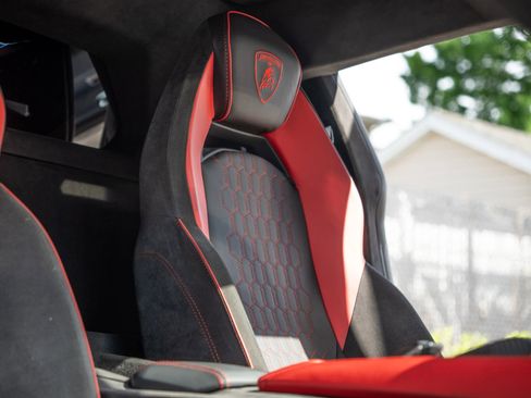 Used 2024 Lamborghini Revuelto AWD/4WD image 49