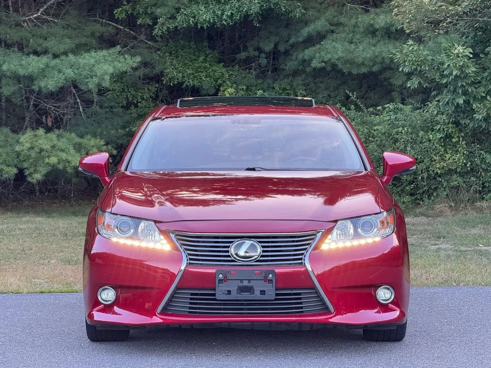 Used 2014 Lexus ES 350 w/ Luxury Package FWD image 3