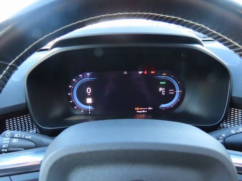 Used 2021 Volvo XC40 P8 Recharge image 29