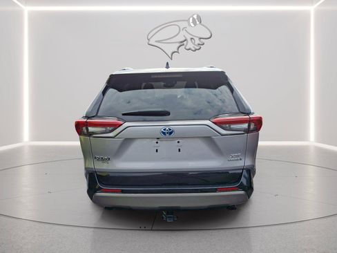 Used 2023 Toyota RAV4 XSE AWD/4WD image 2