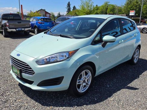 Used 2017 Ford Fiesta SE FWD image 3