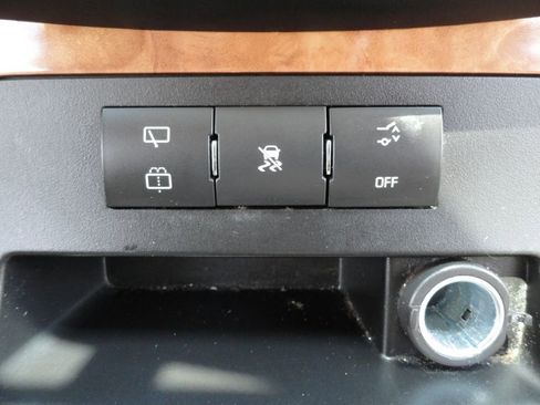 Used 2011 Buick Enclave CX FWD image 22