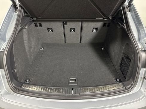 Certified 2025 Porsche Macan image 21