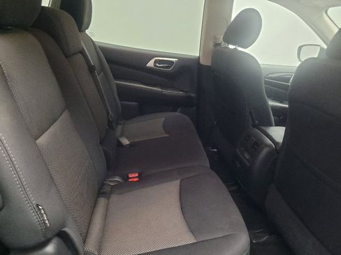 Used 2020 Nissan Pathfinder S FWD image 19