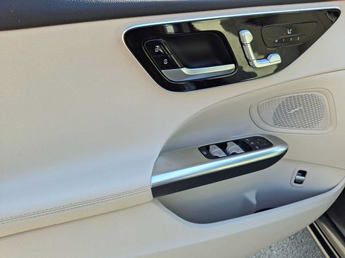 Used 2024 Mercedes-Benz C 300 4MATIC Sedan image 9