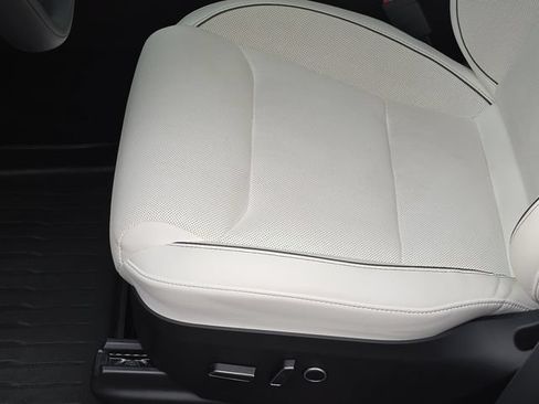 Used 2026 Tesla Model X Plaid AWD/4WD image 33