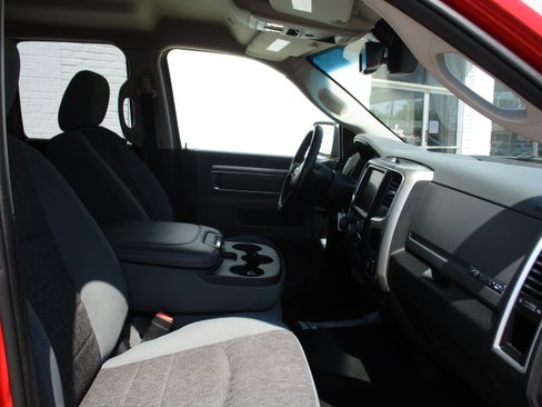 Used 2018 RAM 1500 Big Horn AWD/4WD image 28