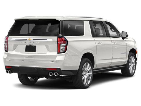 Used 2024 Chevrolet Suburban High Country AWD/4WD image 2