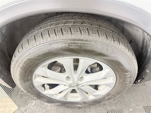 Used 2016 Nissan Rogue SV w/ SV Premium Package FWD image 16