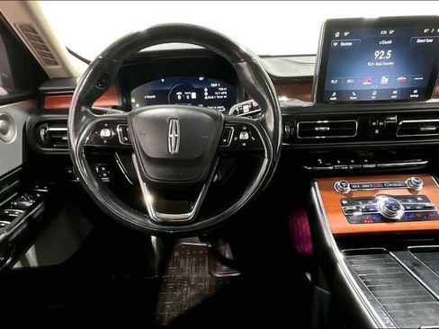 Used 2020 Lincoln Aviator Reserve w/ Equipment Group 201A image 8