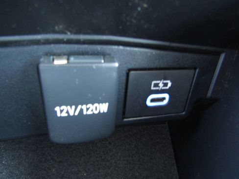 Used 2022 Toyota Corolla LE image 22