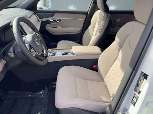 New 2026 Volvo XC90 T8 Plus image 5
